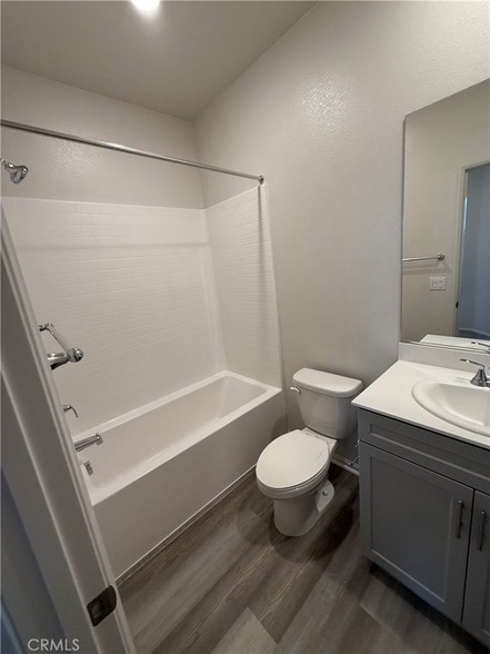 Building Photo - 40475 Melrose Dr