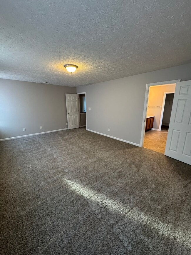 Building Photo - Franklin Twp - 4 BR h ome