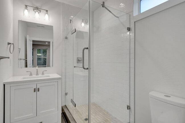 Primary Bathroom - 103 Brookhollow Dr