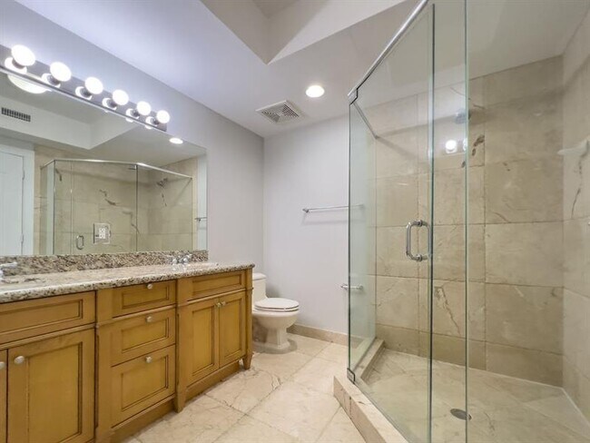 Building Photo - 4241 N Ocean Blvd