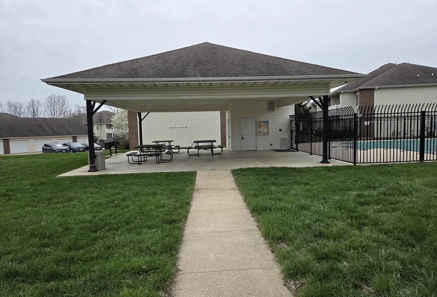 Building Photo - 1115 Kennesaw Ridge Rd