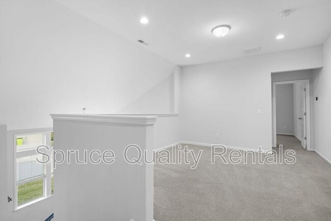 Building Photo - 1115 Beyer Pl