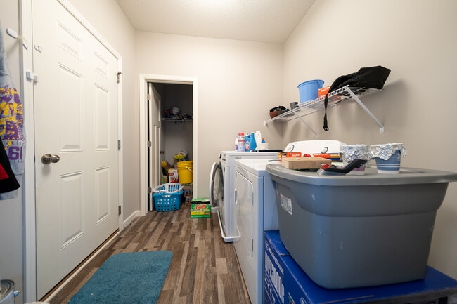 Building Photo - 6702 92nd Bay S