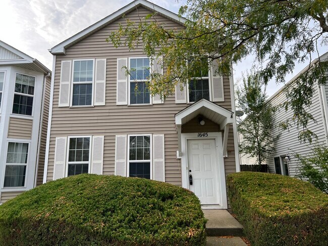 Primary Photo - 1645 Victoria Park Cir