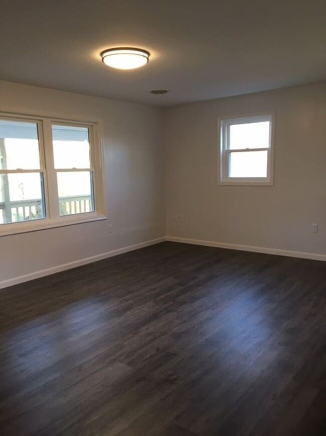 Building Photo - Single Family Home