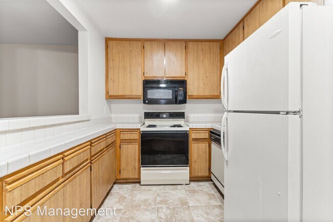 Building Photo - 1 br, 1 bath Apartment - 3485 Linden Ave 3...