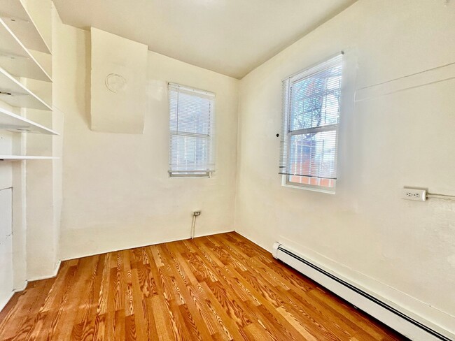 Building Photo - Available in December! Charming 2 bedroom 1 bath ranch style duplex