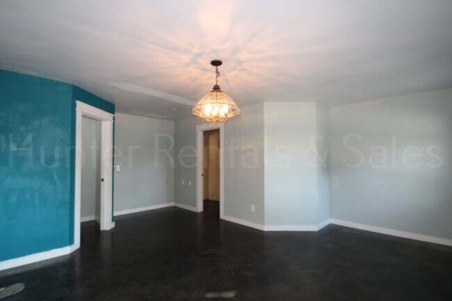 Building Photo - Spacious 4-Bedroom Home with Bonus Room, L...