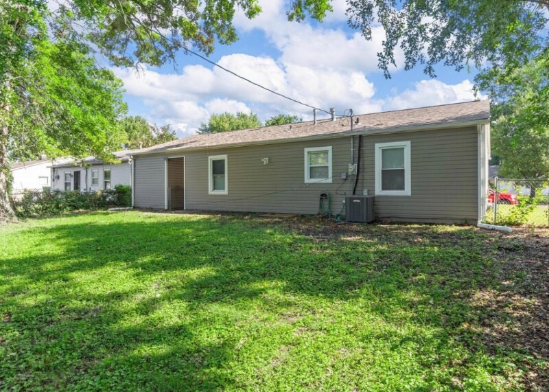 Building Photo - 860 St Bartholomew Dr