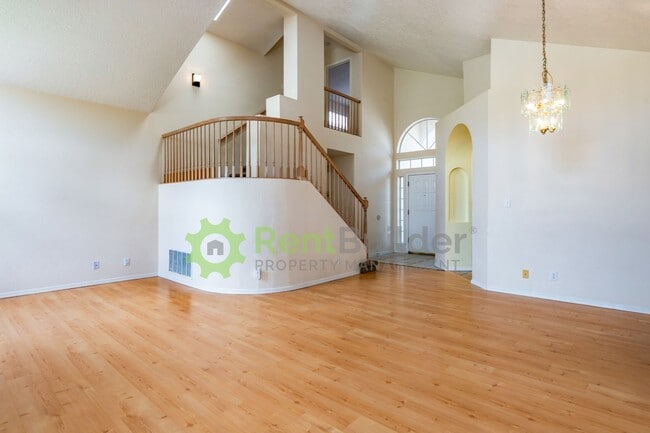 Building Photo - WOW CHECK OUT THIS AWESOME HOME IN RIVERVIEW ESTATES