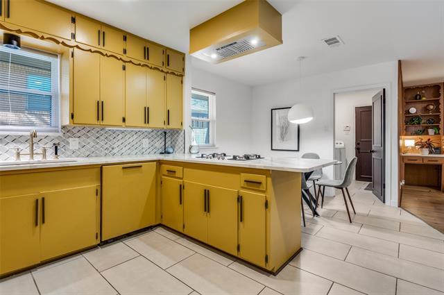 Building Photo - 2855 W 9th St