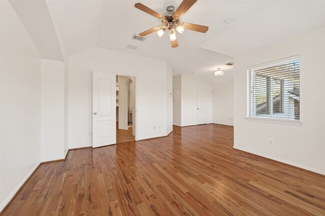 Building Photo - 17719 Brair Arbor