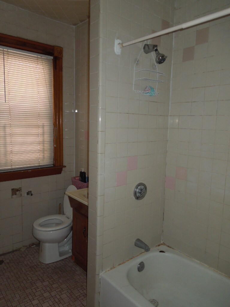 Building Photo - 132 Glenville Ave