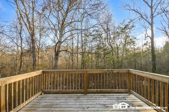 Building Photo - 5 BEDROOM 3 FULL BATH MULTI-LEVEL IN RIVER...