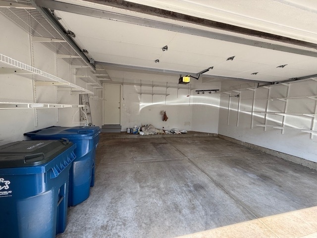 Building Photo - 272 Bay Dr
