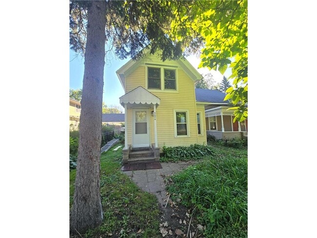 Primary Photo - 4654 Clark Ave