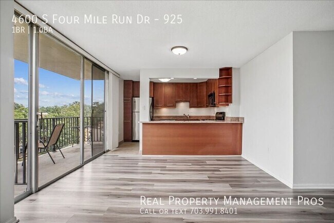 Building Photo - 4600 S Four Mile Run Dr