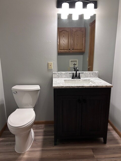 1/2 Bath / Wash Room - 817 Thelosen Dr