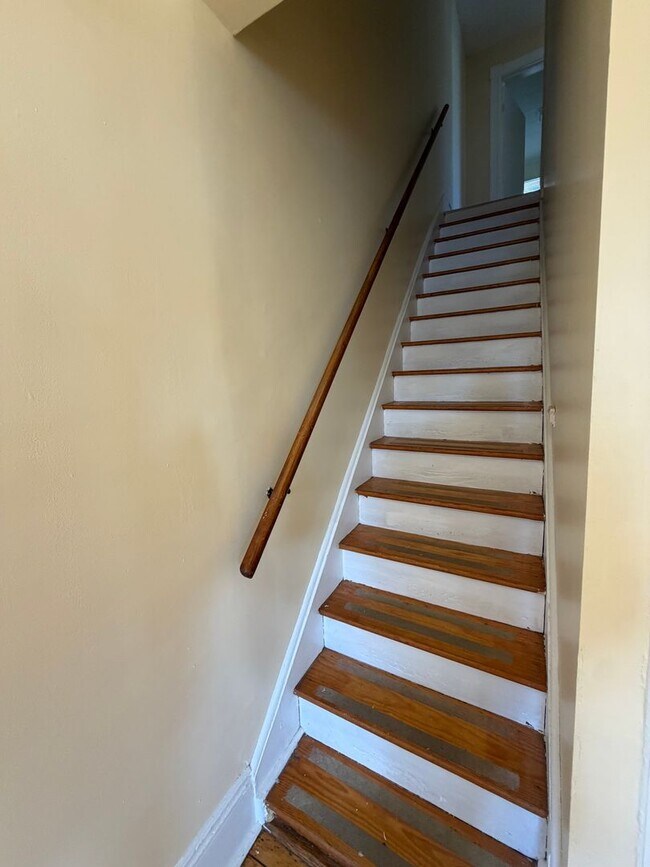 Building Photo - 27-29 Dalton Ave