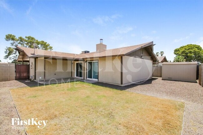 Building Photo - 4716 S Kenwood Ln