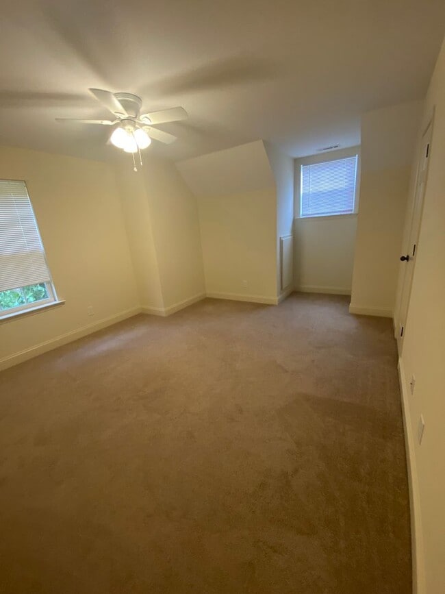 Building Photo - Beautiful 3/3 home in Caney Fork area.