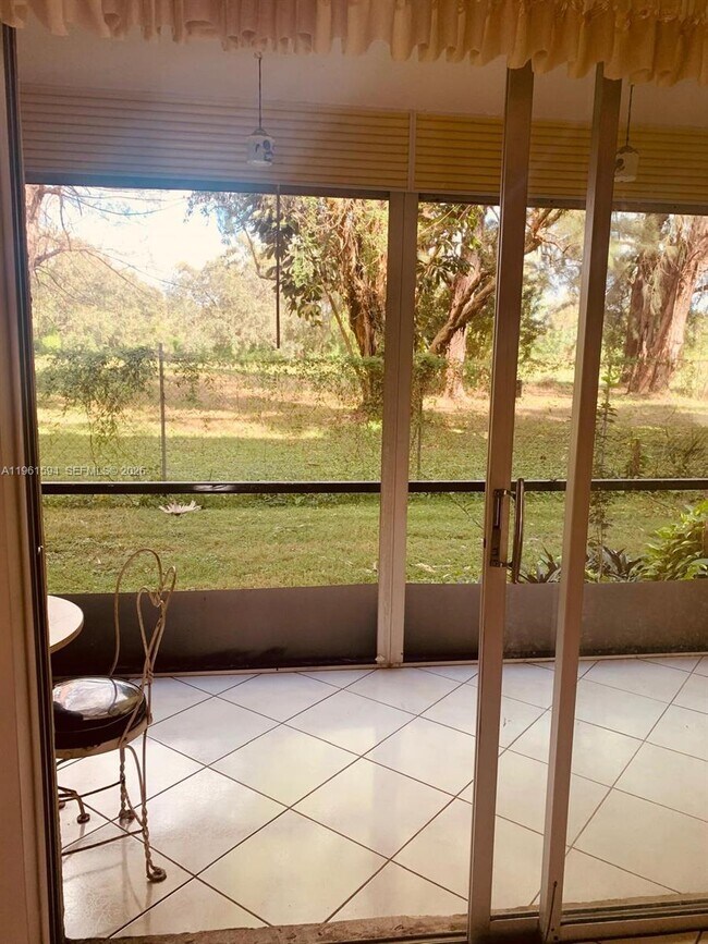 Building Photo - 8515 Sunrise Lakes Blvd