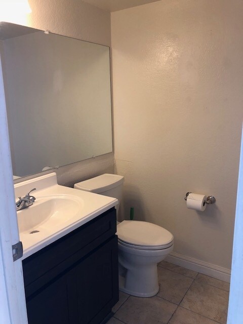 Building Photo - 1180 Spring Valley Common