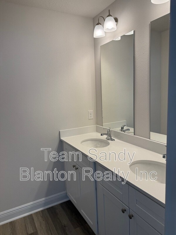 Building Photo - 3984 Pendragon Cir