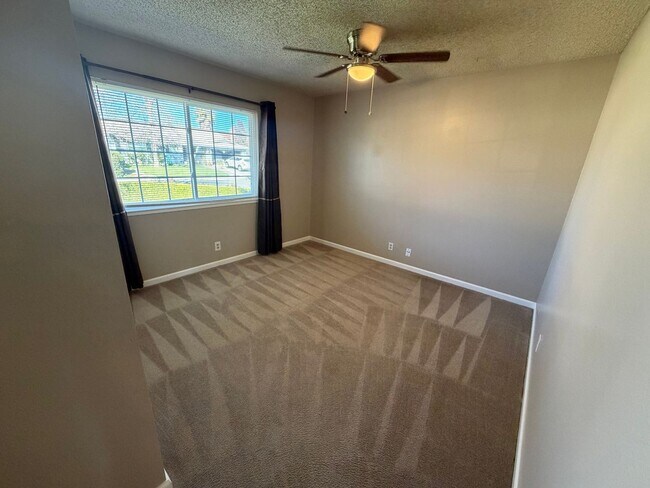 Building Photo - 3 Bedroom | 2 Bathroom | Single family with pool