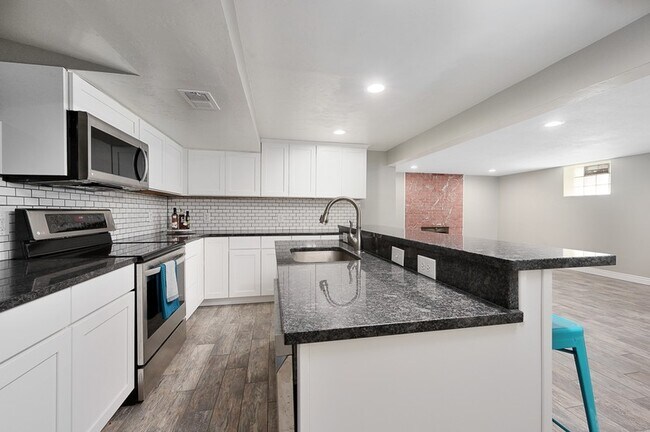 Building Photo - 1408 Binford St