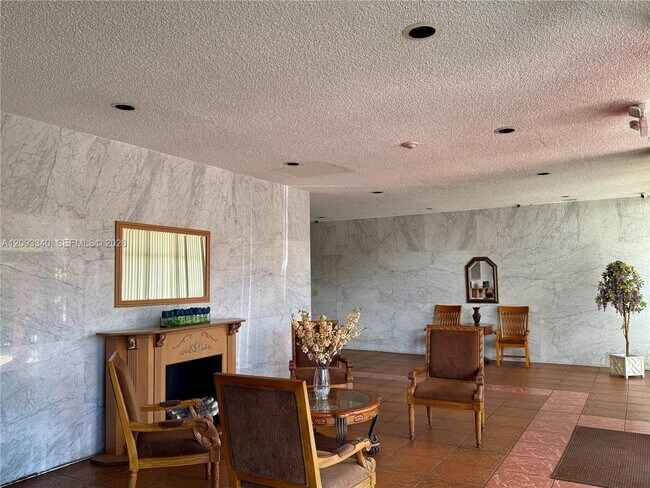 Building Photo - 4675 W 18th Ct