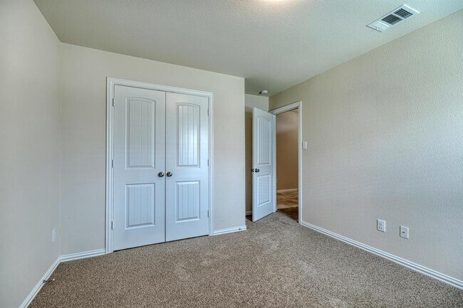 Building Photo - 1502 Star Meadow