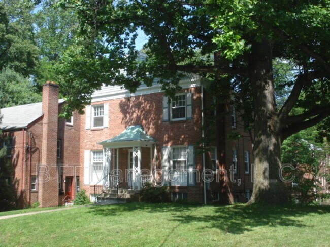 Building Photo - 8401 Greenwood Ave
