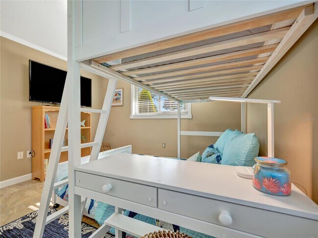 Building Photo - 10432 Sandpiper Rd W