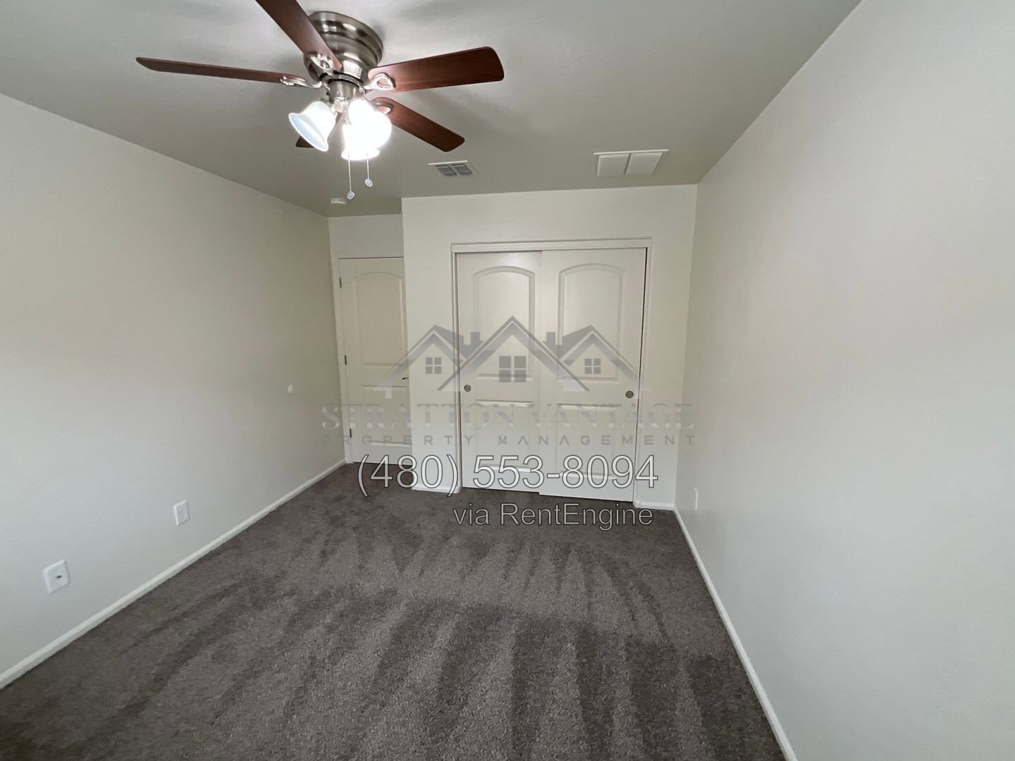 Building Photo - 6112 E Paradise Ln