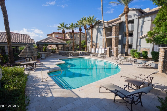 Building Photo - 2025 E Campbell Ave