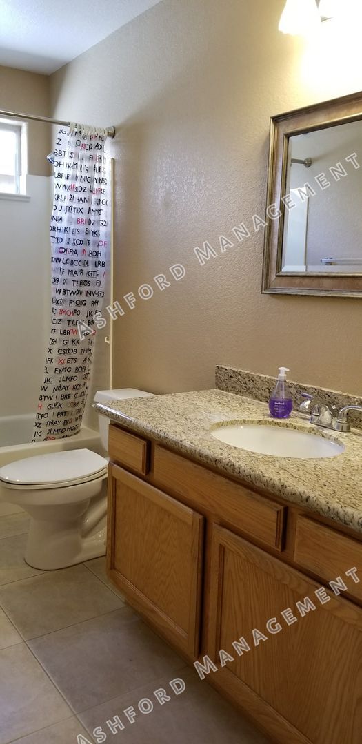 Building Photo - 3 BEDROOM HOME FOR RENT IN PHOENIX WITH POOL