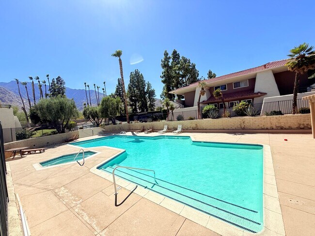 Building Photo - AVAILABLE NOW!! 1 Bedroom 1 Bathroom Condo...