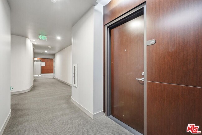 Building Photo - 1100 Wilshire Blvd