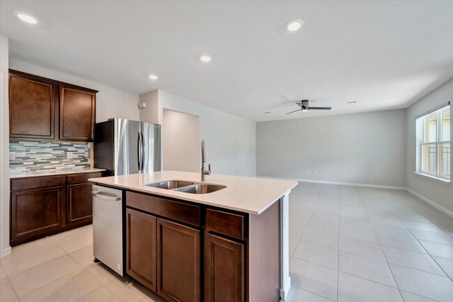Building Photo - Newer Build - Parrish 3 Bedroom Home with ...