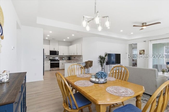 Building Photo - 855 Weekend Ave