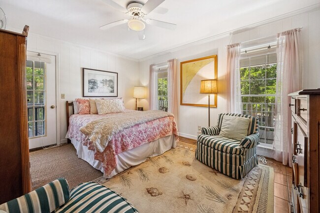 Building Photo - 256 Pioneer Loop