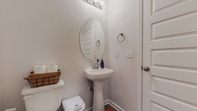 Building Photo - Hammock Bay! 4 bed 2.5 bath home located i...