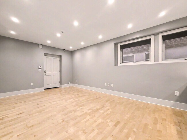 Building Photo - AVAILABLE NOW! Modern Capitol Hill 2 Bedroom Apartment, W/S/G Utilities Included!