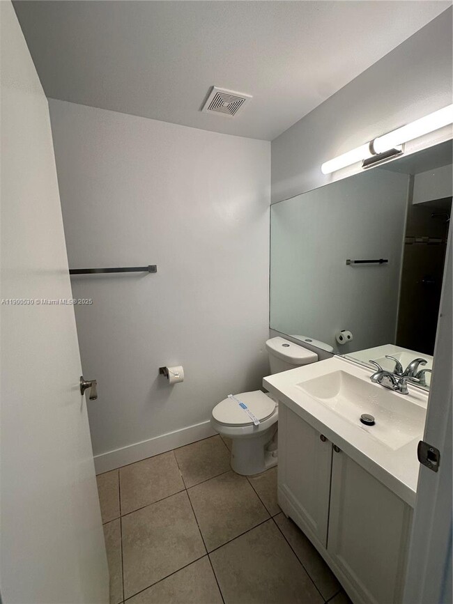 Building Photo - 10295 Hidden Springs Ct