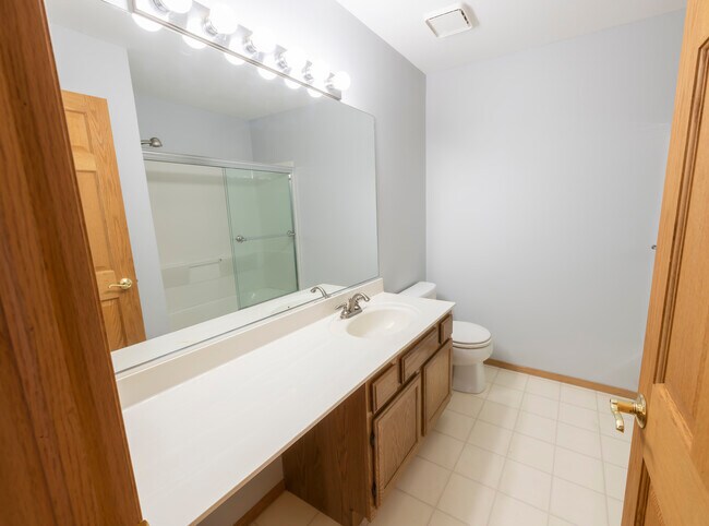 Building Photo - 754 Savannah Ln