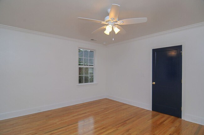 Building Photo - Beautiful 3 bedroom/2 bath house in highly desirable Shandon location! Available June 2026!