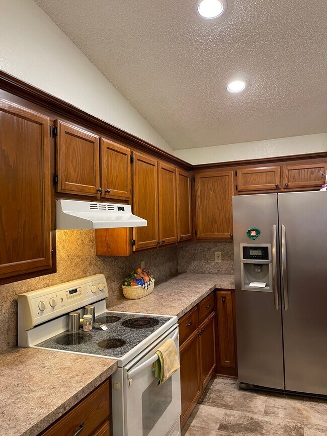 Primary Photo - 3 bed 2 bath, 2 car, Moore Schools, fenced...