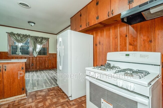 Building Photo - 1703 Pecos St