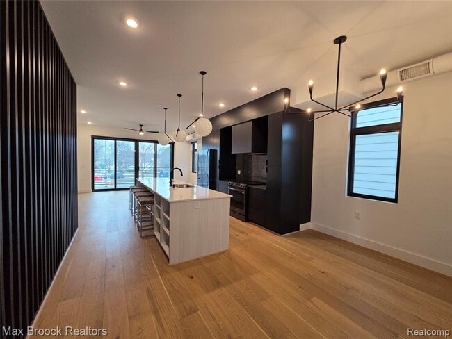 Building Photo - 1640 Bagley St